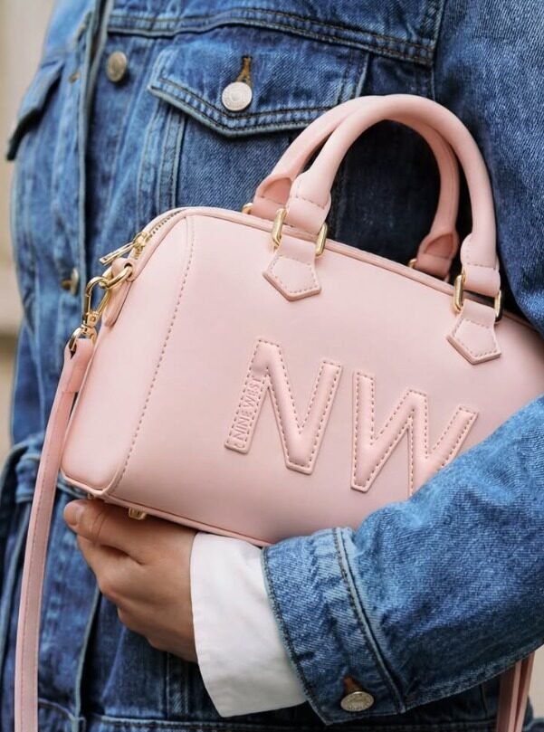 Instagram post from modagynaika.gr. This post is in position 1.