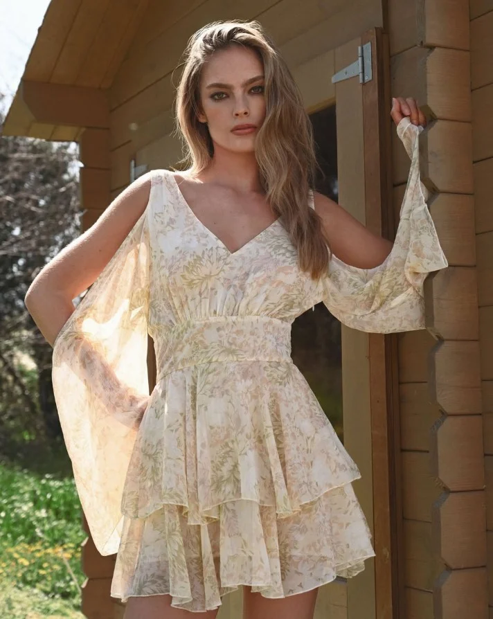 Instagram post from modagynaika.gr. This post is in position 0.