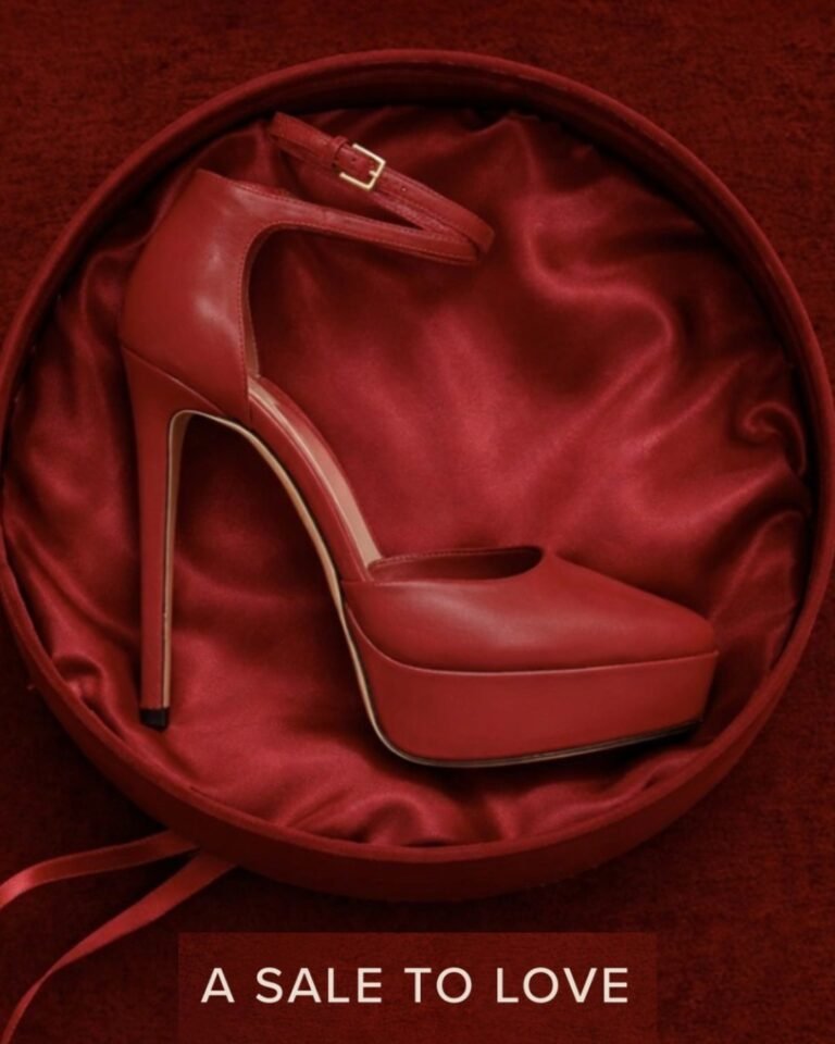 Instagram post from modagynaika.gr. This post is in position 4.