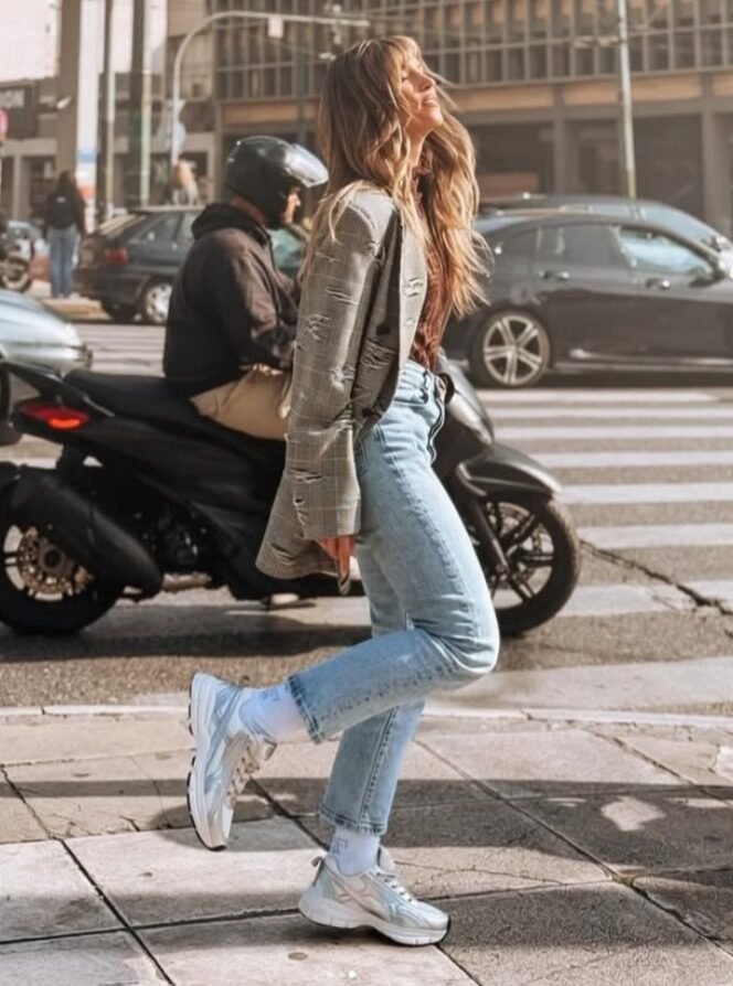 Instagram post from modagynaika.gr. This post is in position 2.