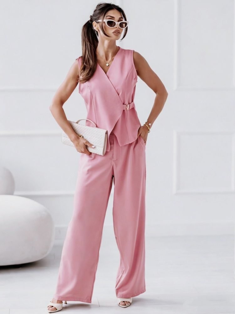 Instagram post from modagynaika.gr. This post is in position 2.