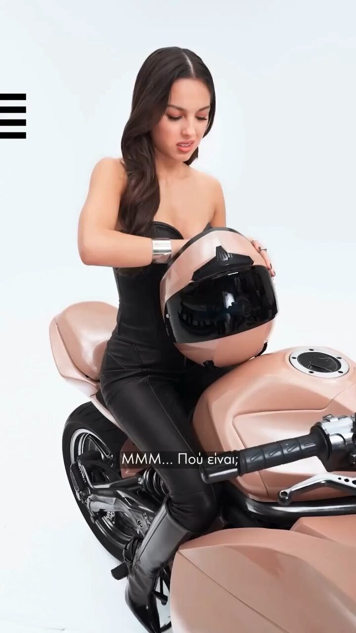 Instagram post from modagynaika.gr. This post is in position 0.