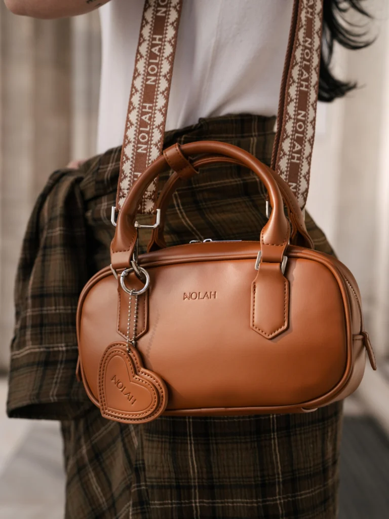 Instagram post from modagynaika.gr. This post is in position 1.