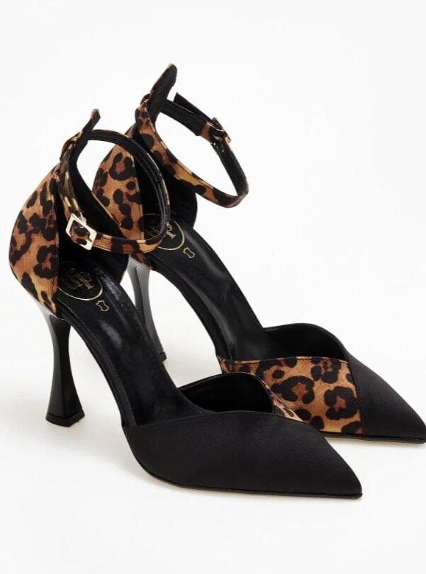 Instagram post from modagynaika.gr. This post is in position 3.