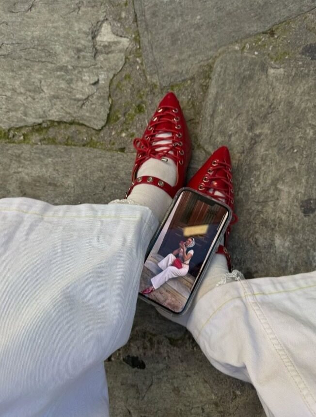 Instagram post from modagynaika.gr. This post is in position 1.