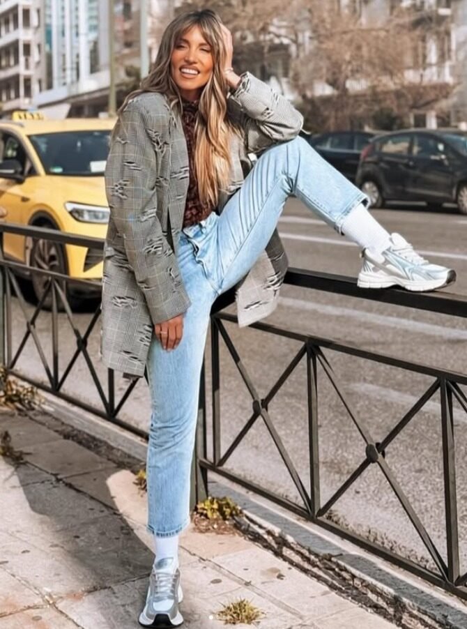 Instagram post from modagynaika.gr. This post is in position 2.